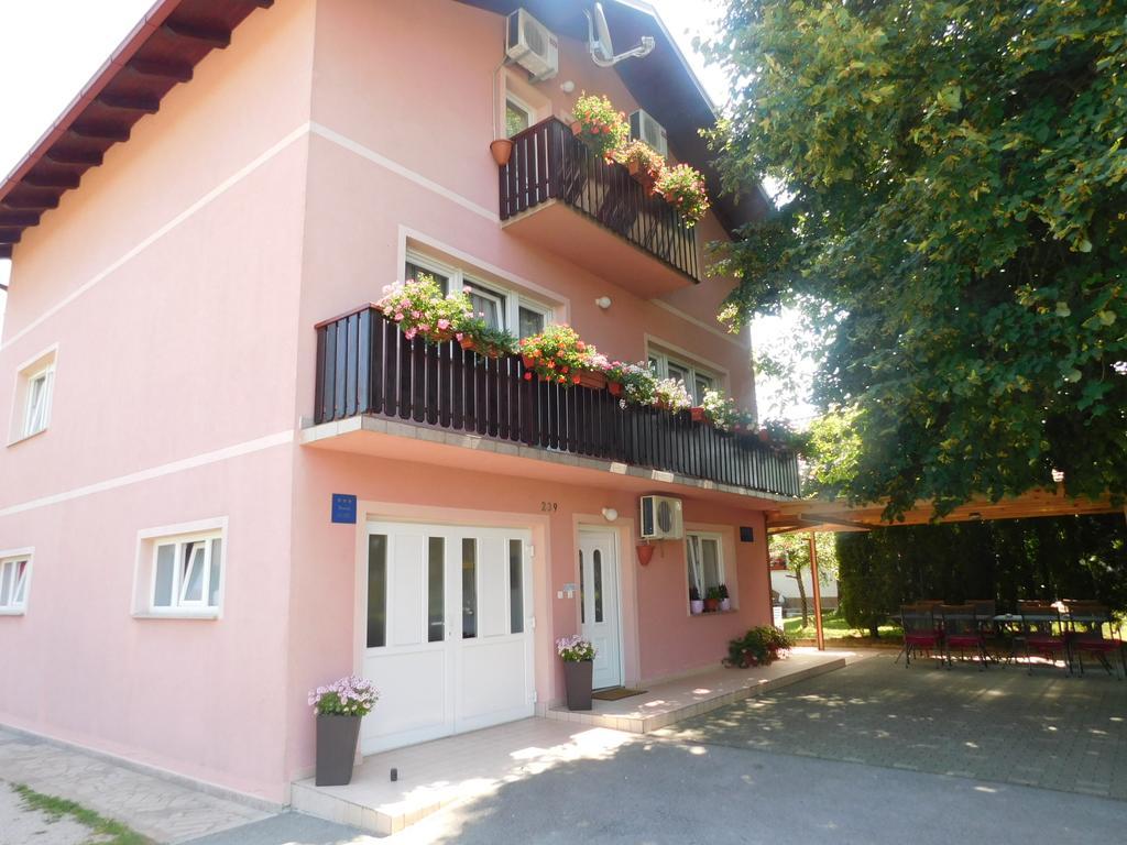 House Vukovic Hotel Grabovac  Ngoại thất bức ảnh